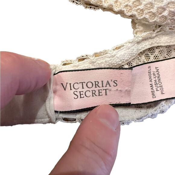 Victoria's Secret Dream Angels Push Up Bra in an Ivory Lace Size 32B - Picture 4 of 4